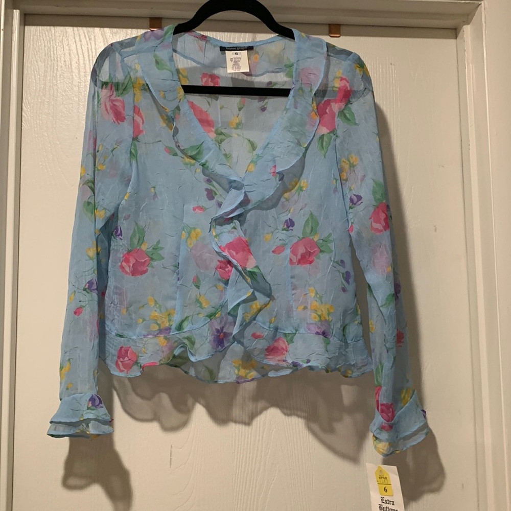 Ladies sheer top light blue with pink roses